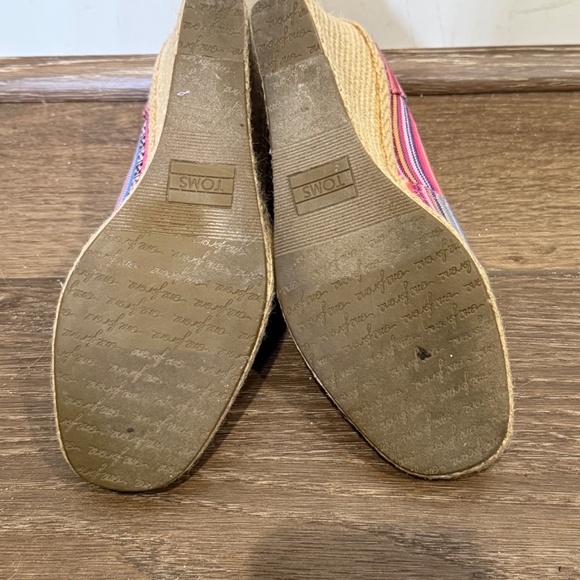 Toms Women's Peep-Toe Wedge Espadrille, Striped, Multi-Color, Size 7, Summer - Picture 12 of 13
